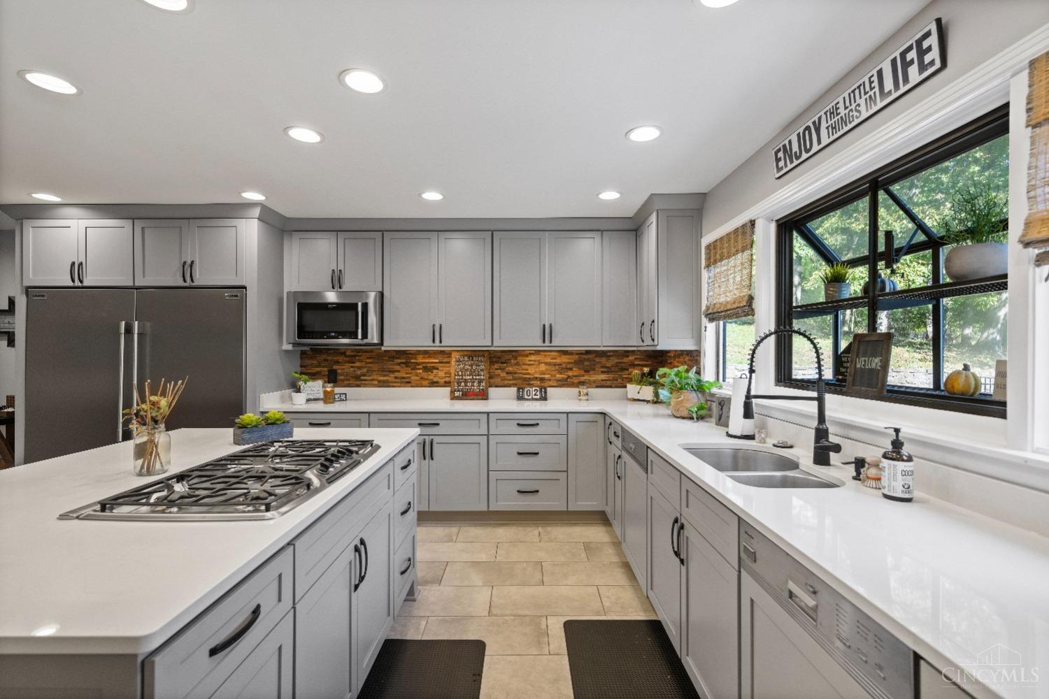 2884 Lower Grandin Road Cincinnati, OH 45208 - Photo 13 of 50 Gallery Image 13