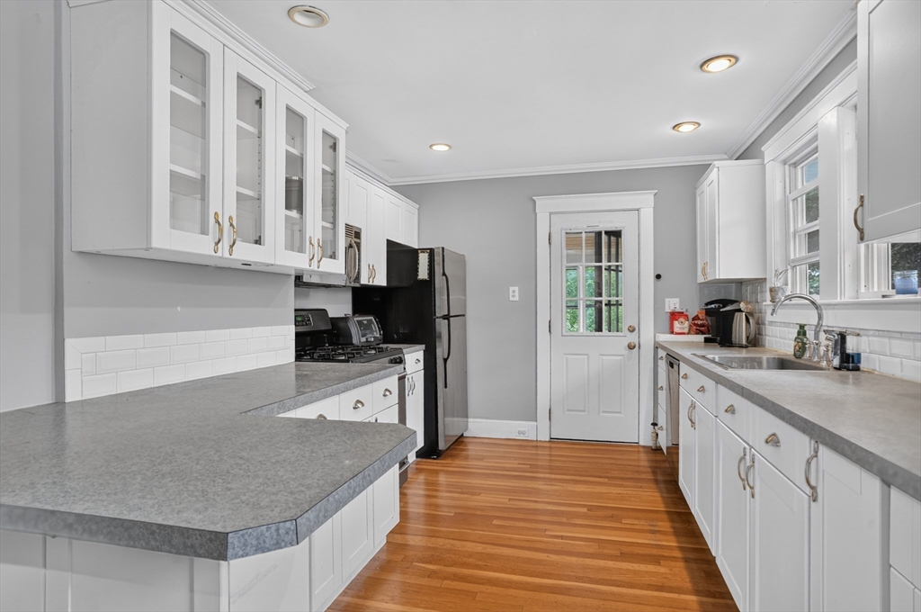 25 Cross Street, Unit 2 Belmont, MA 02478 - Photo 2 of 13