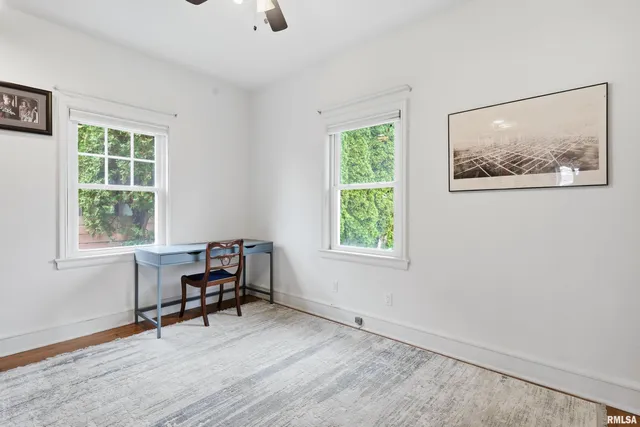 $215,000 | 2911 21st Avenue, Rock Island, IL 61201