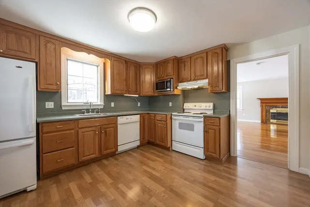 $549,900 | 140 Concord Street, Holliston, MA 01746