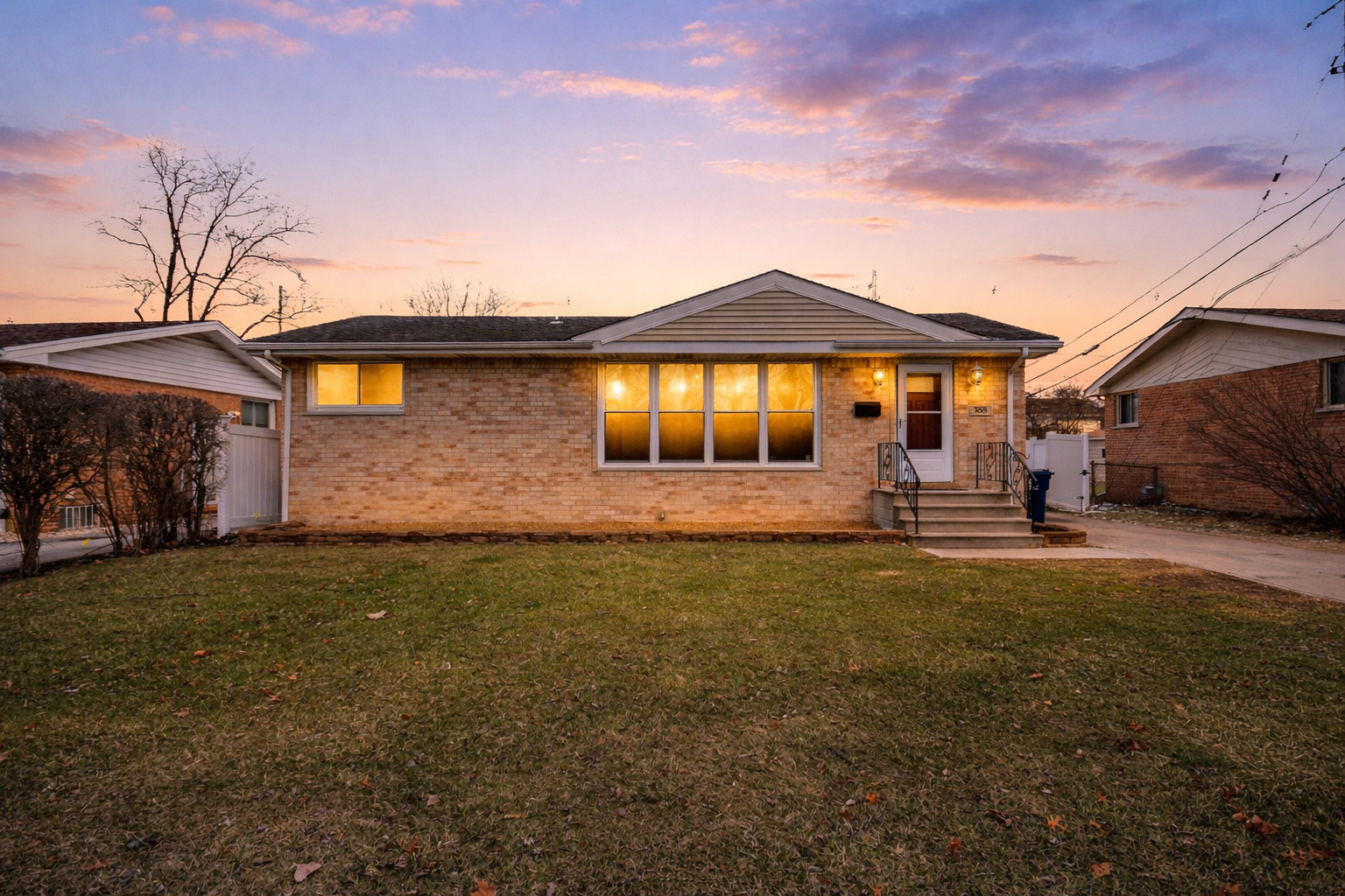 355 Iris Ln