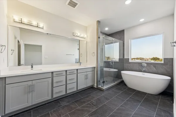 $2,750 | 412 North Stiles Street, Houston, TX 77011