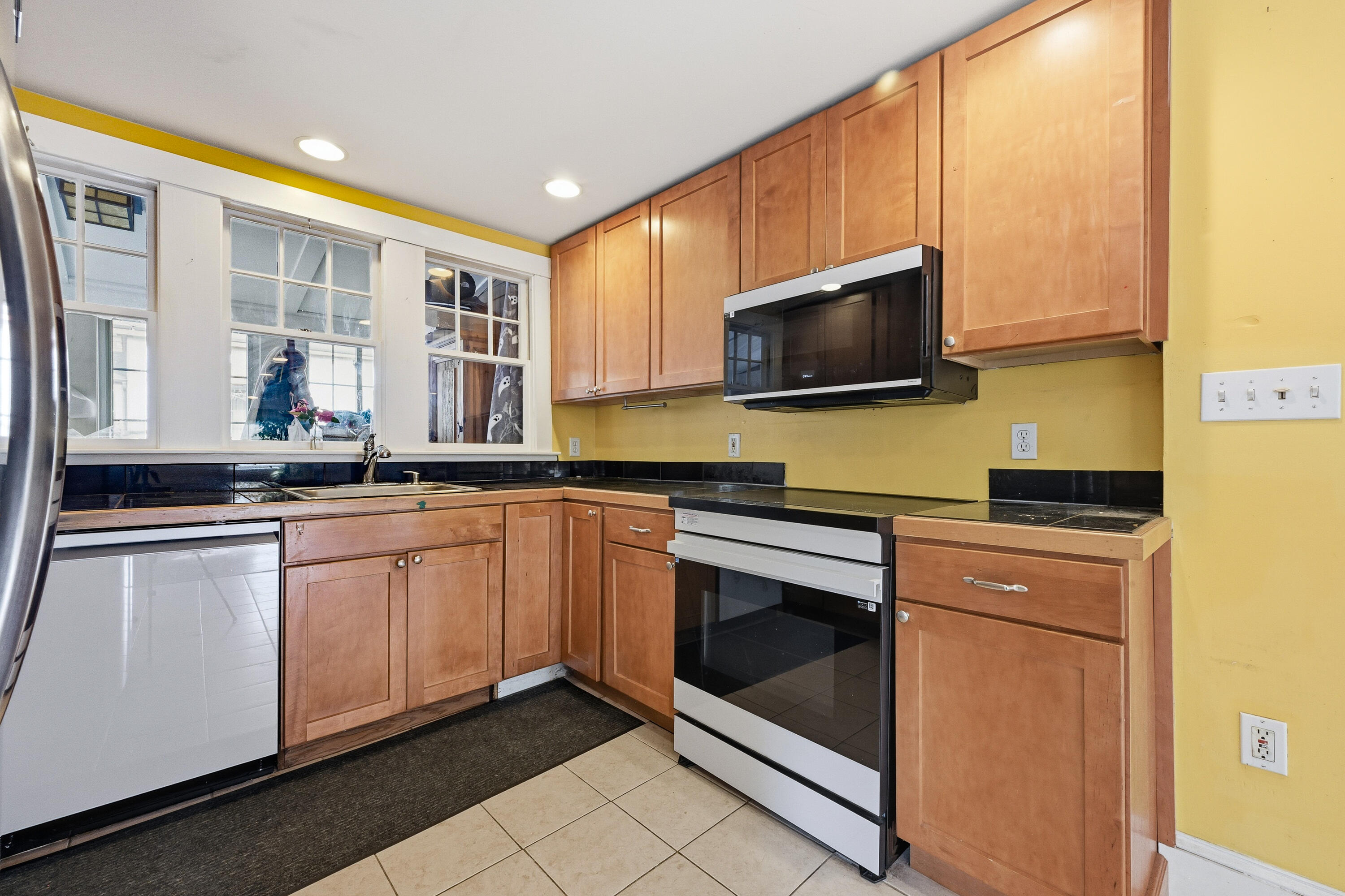 412 Ocean Avenue Portland, ME 04103 - Photo 13 of 37 Kitchen