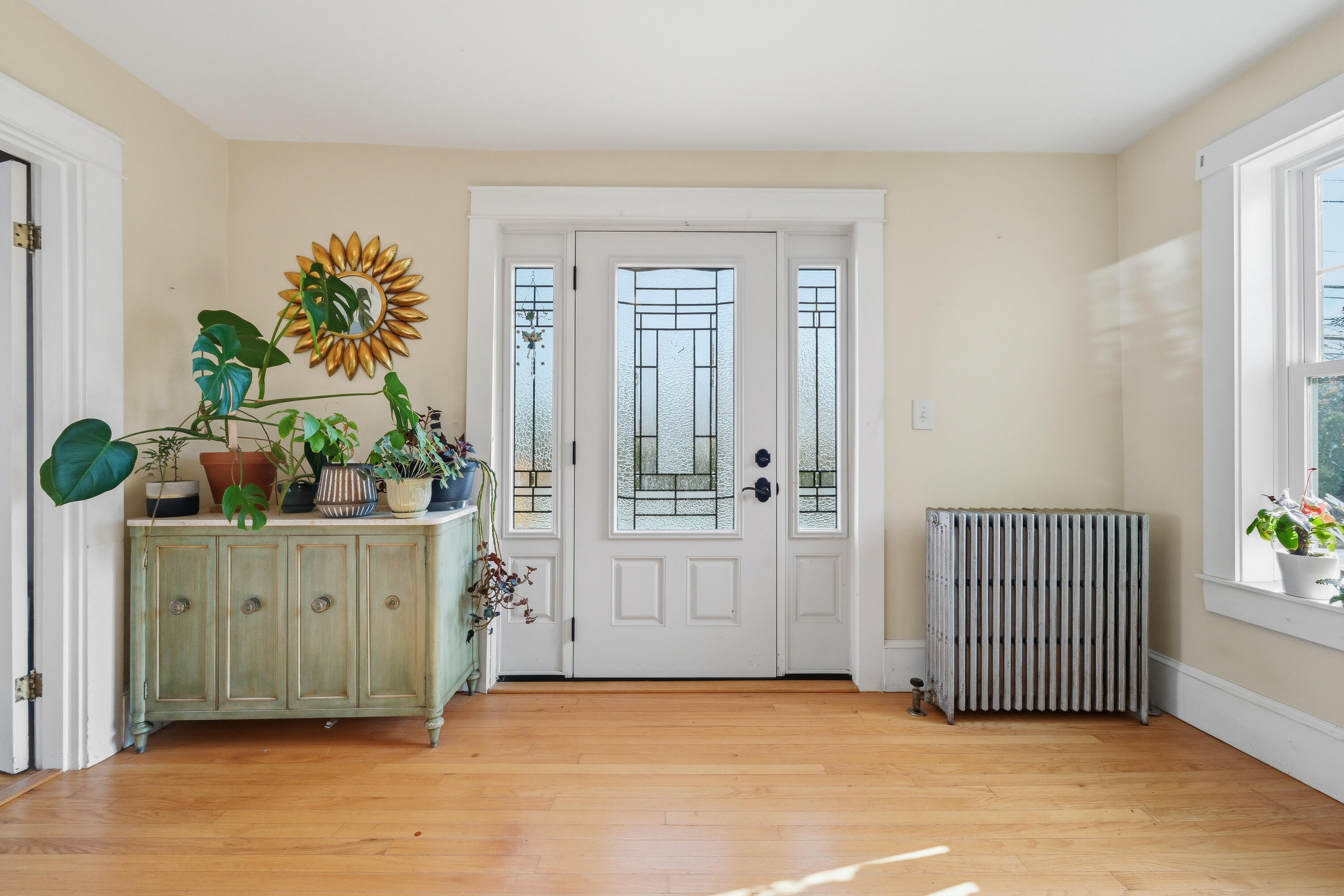 412 Ocean Avenue Portland, ME 04103 - Photo 2 of 36 Foyer