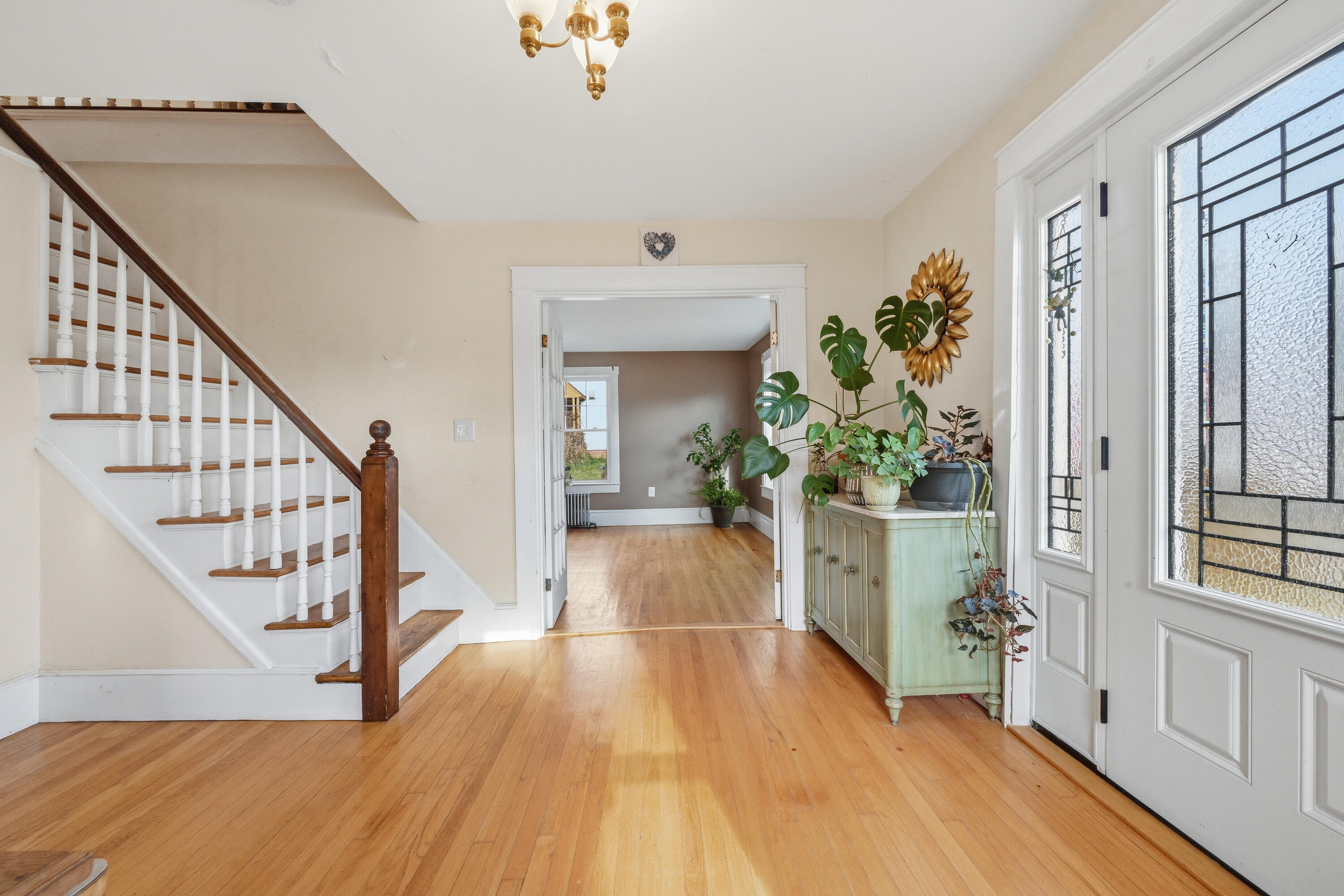 412 Ocean Avenue Portland, ME 04103 - Photo 5 of 37 Foyer
