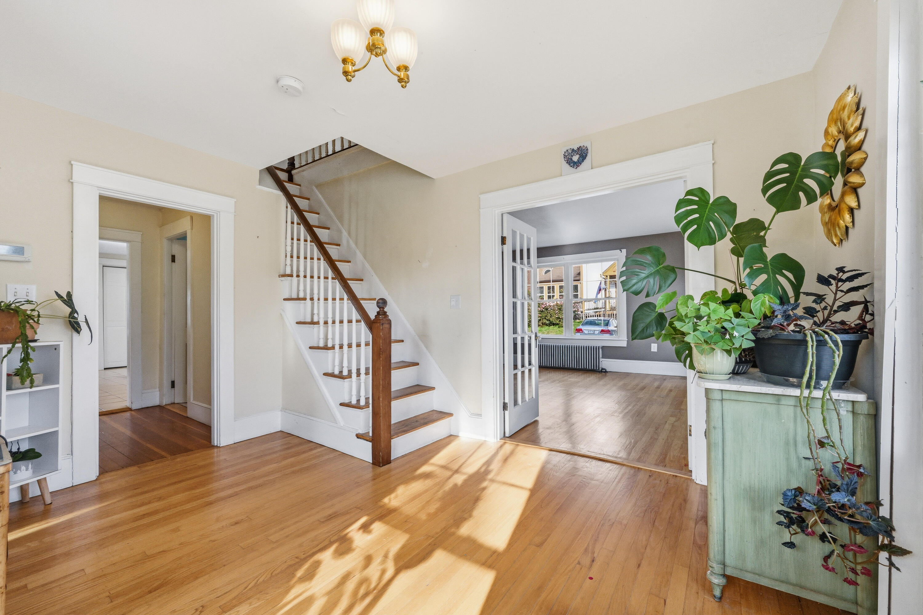 412 Ocean Avenue Portland, ME 04103 - Photo 8 of 36 Foyer