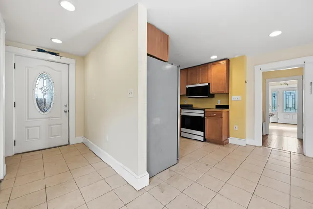 $625,000 | 412 Ocean Avenue, Portland, ME 04103