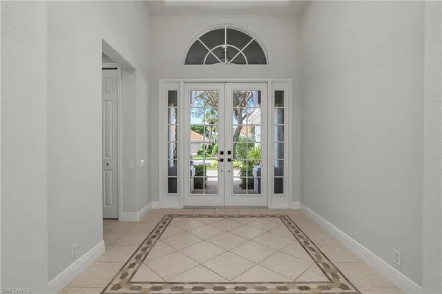 a view of livingroom with furniture