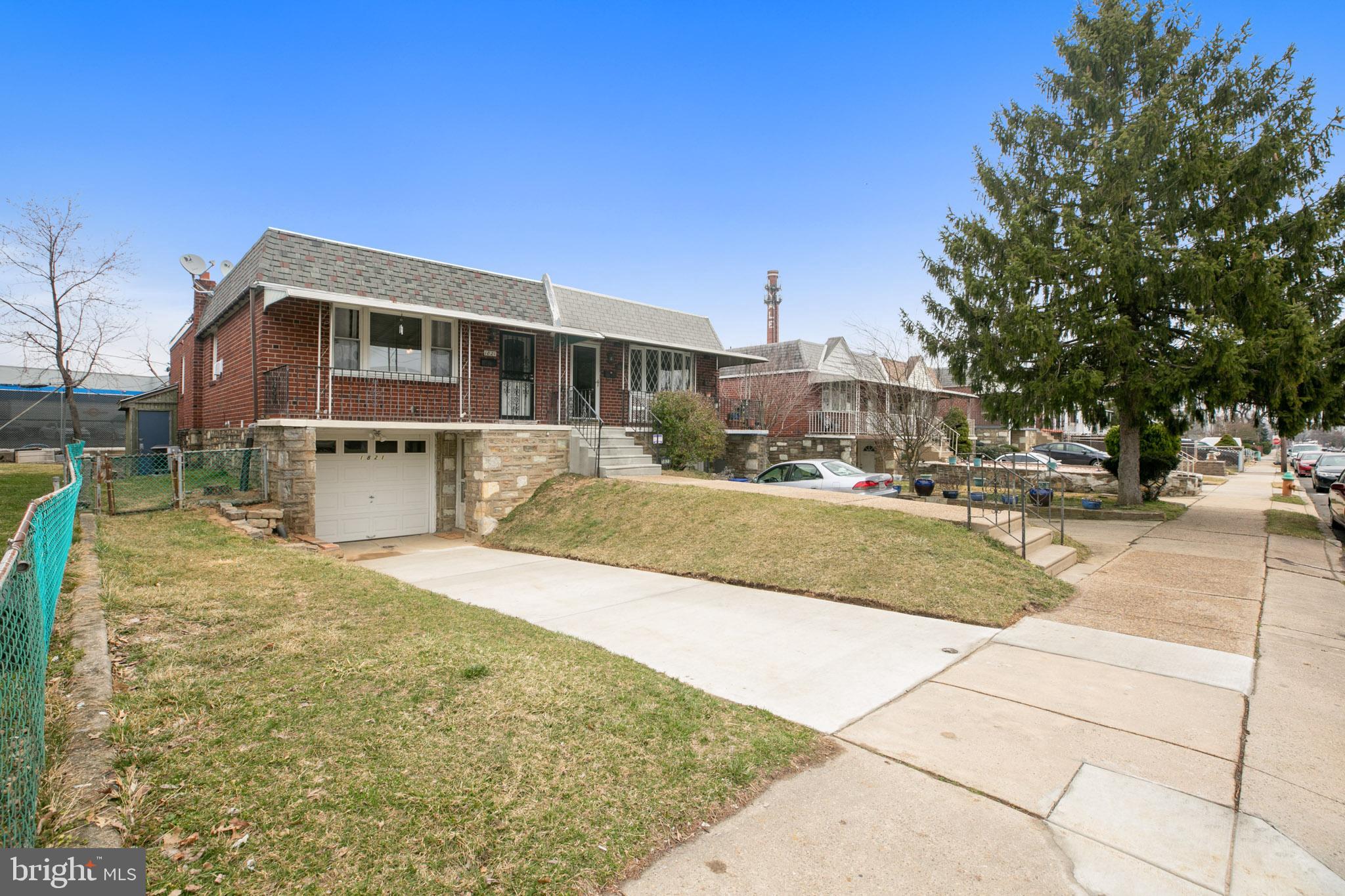 1821 Tomlinson Road Philadelphia, PA 19116 - Photo 2 of 35 Right Side View