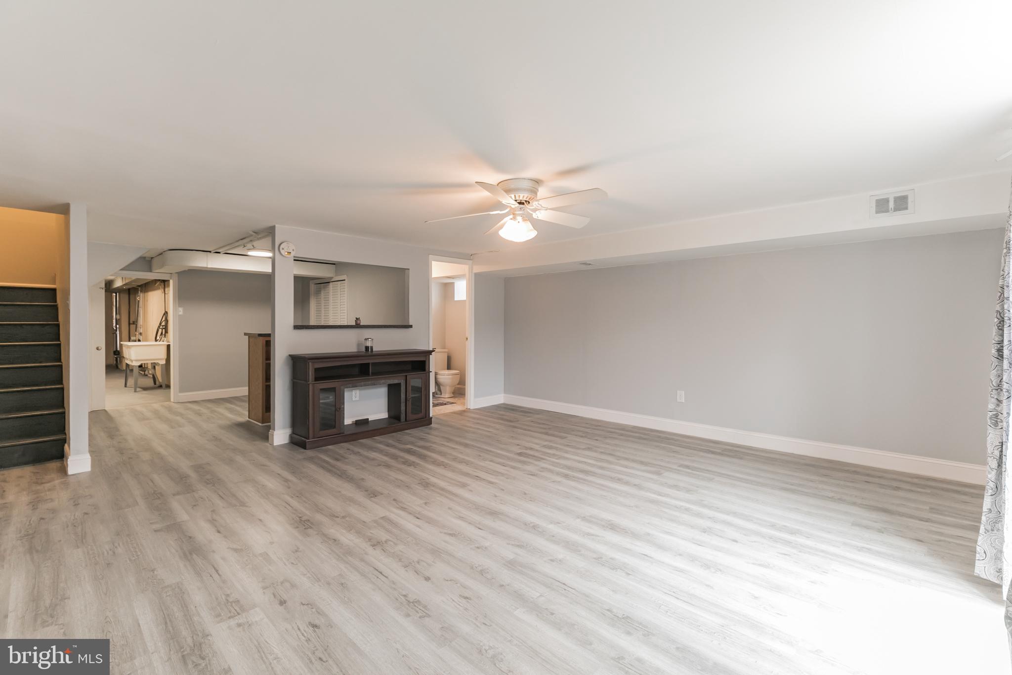 1821 Tomlinson Road Philadelphia, PA 19116 - Photo 25 of 35 Family Room