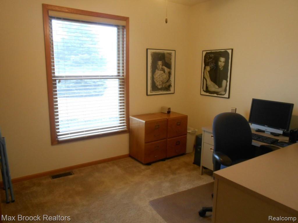 1872 East Hamlin Road Rochester Hills, MI 48307 - Photo 14 of 45