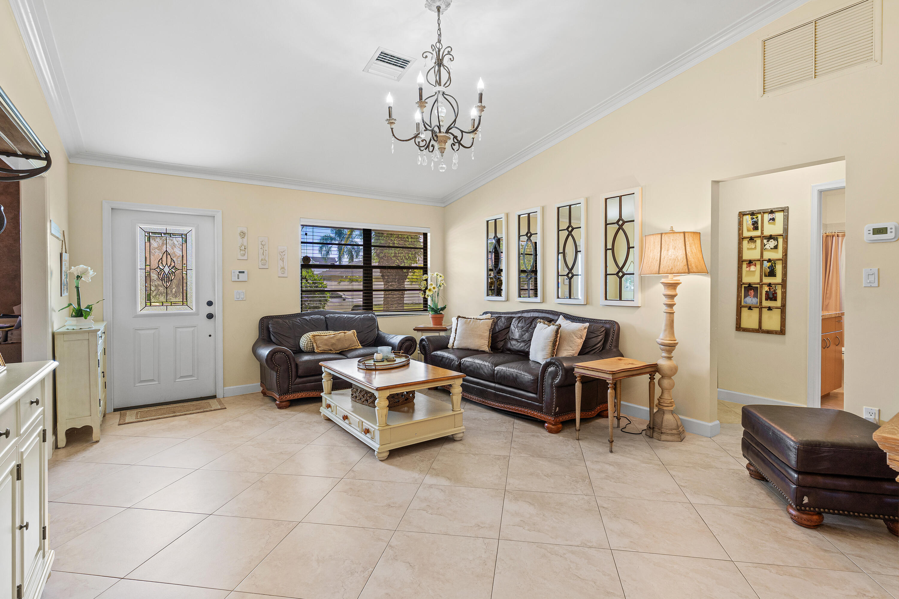 5175 Beechwood Road Delray Beach, FL 33484 - Photo 6 of 26 Large living area