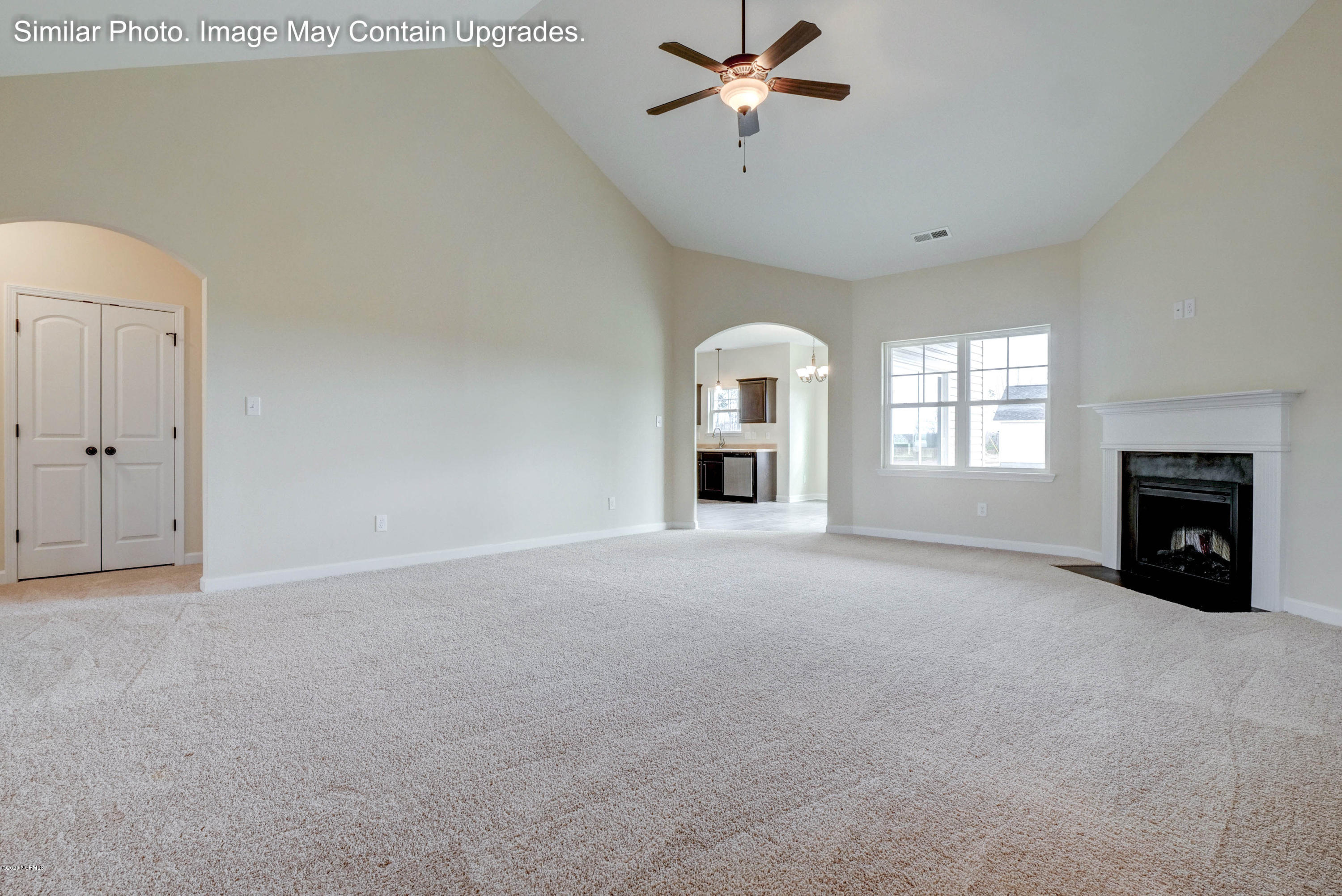 117 Barnhouse Road Jacksonville, NC 28546 - Photo 4 of 28 Living Room