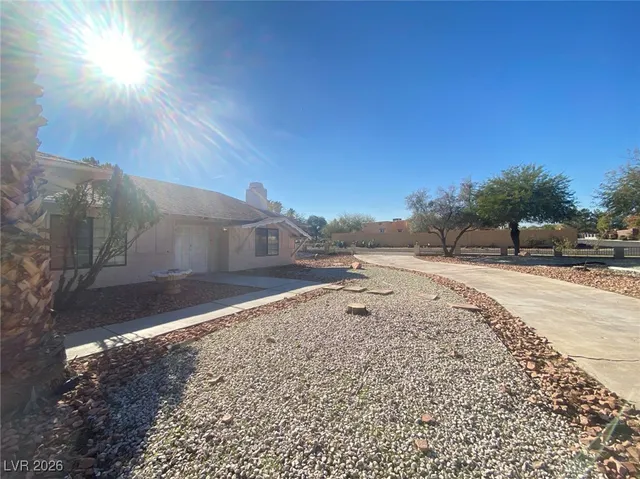 $2,600 | 6995 O'Bannon Drive, Las Vegas, NV 89146