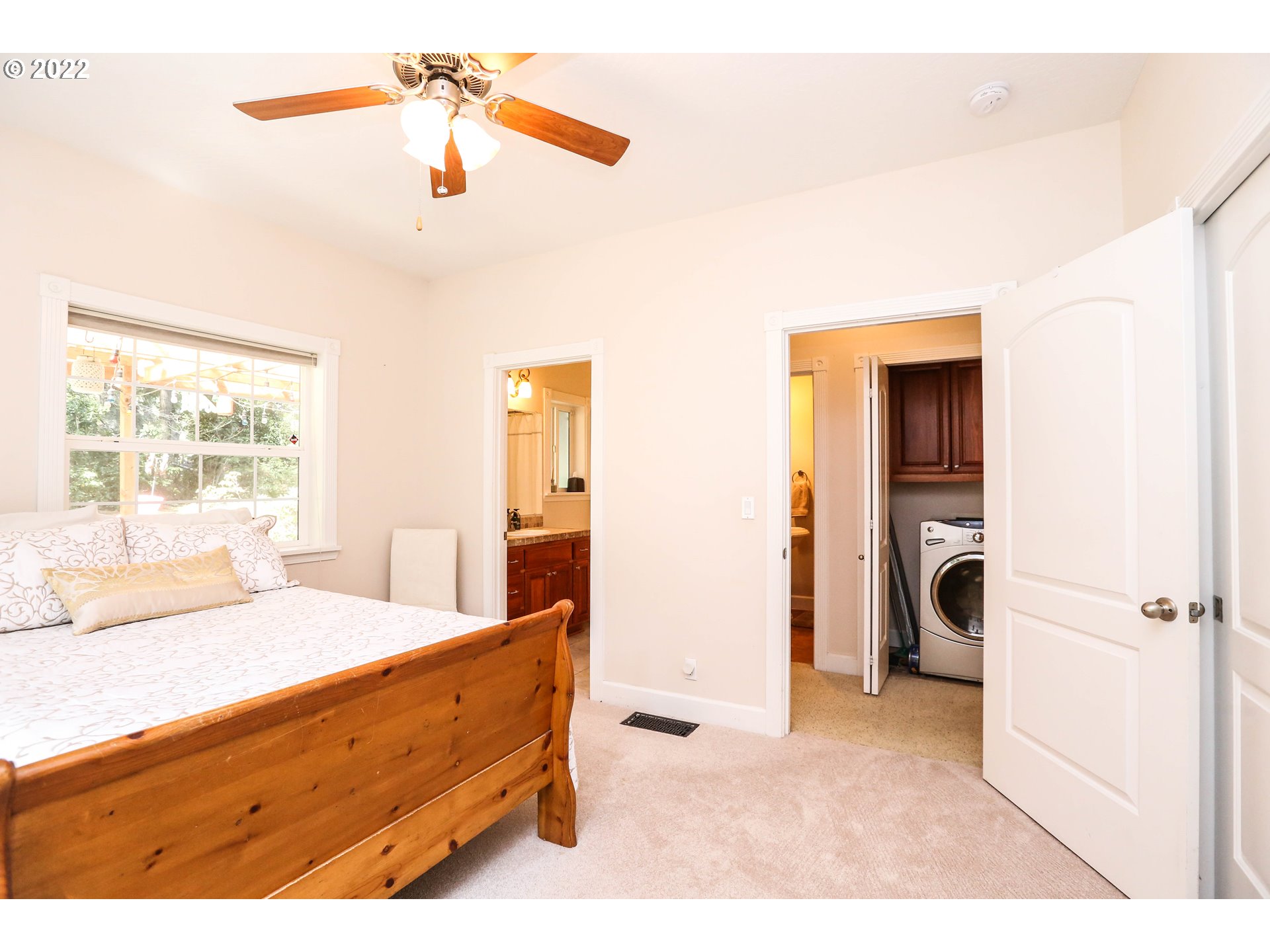 4516 Fox Hollow Road Eugene, OR 97405 - Photo 13 of 32 Gallery Image 13