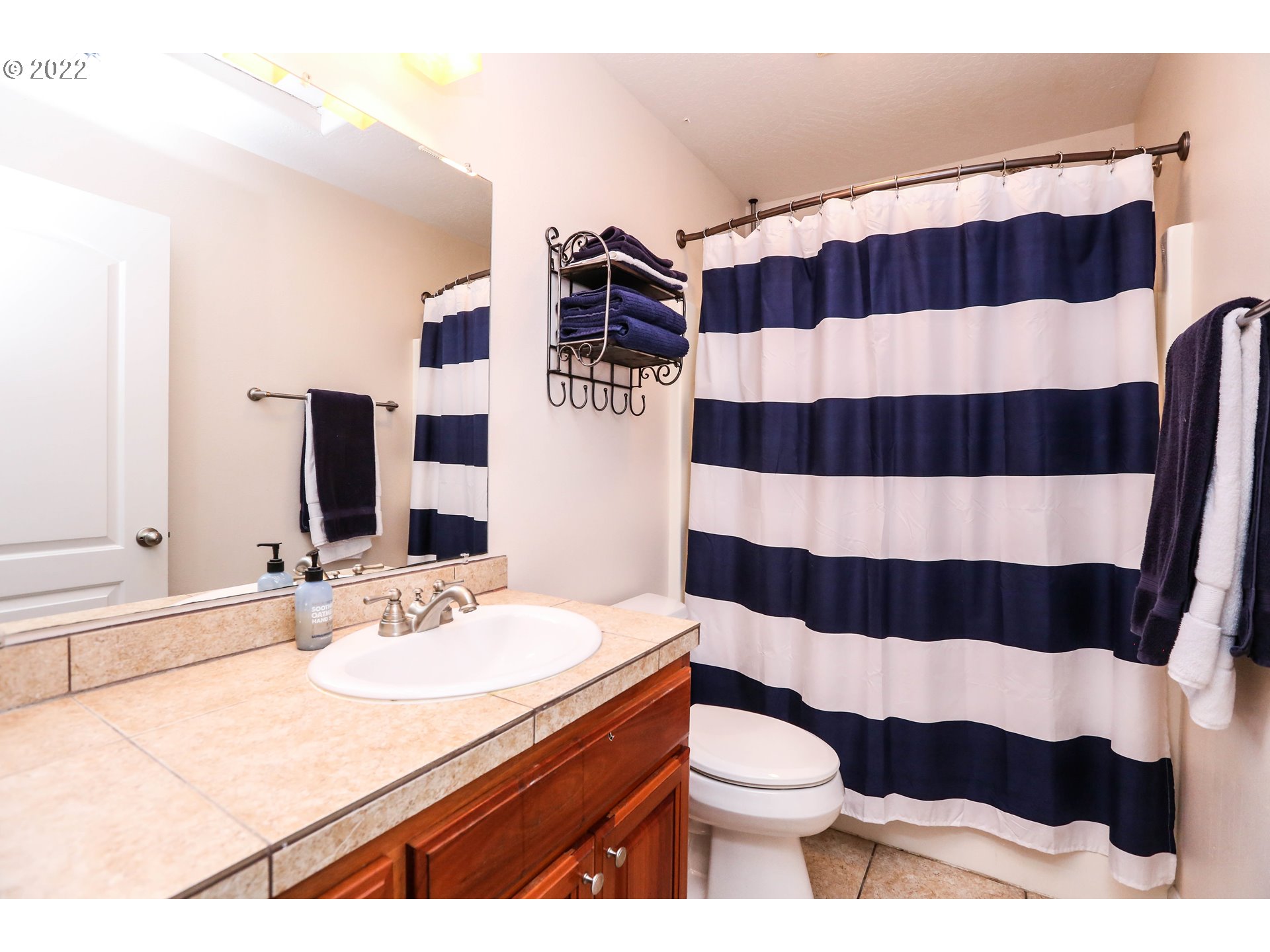 4516 Fox Hollow Road Eugene, OR 97405 - Photo 19 of 32 Gallery Image 19