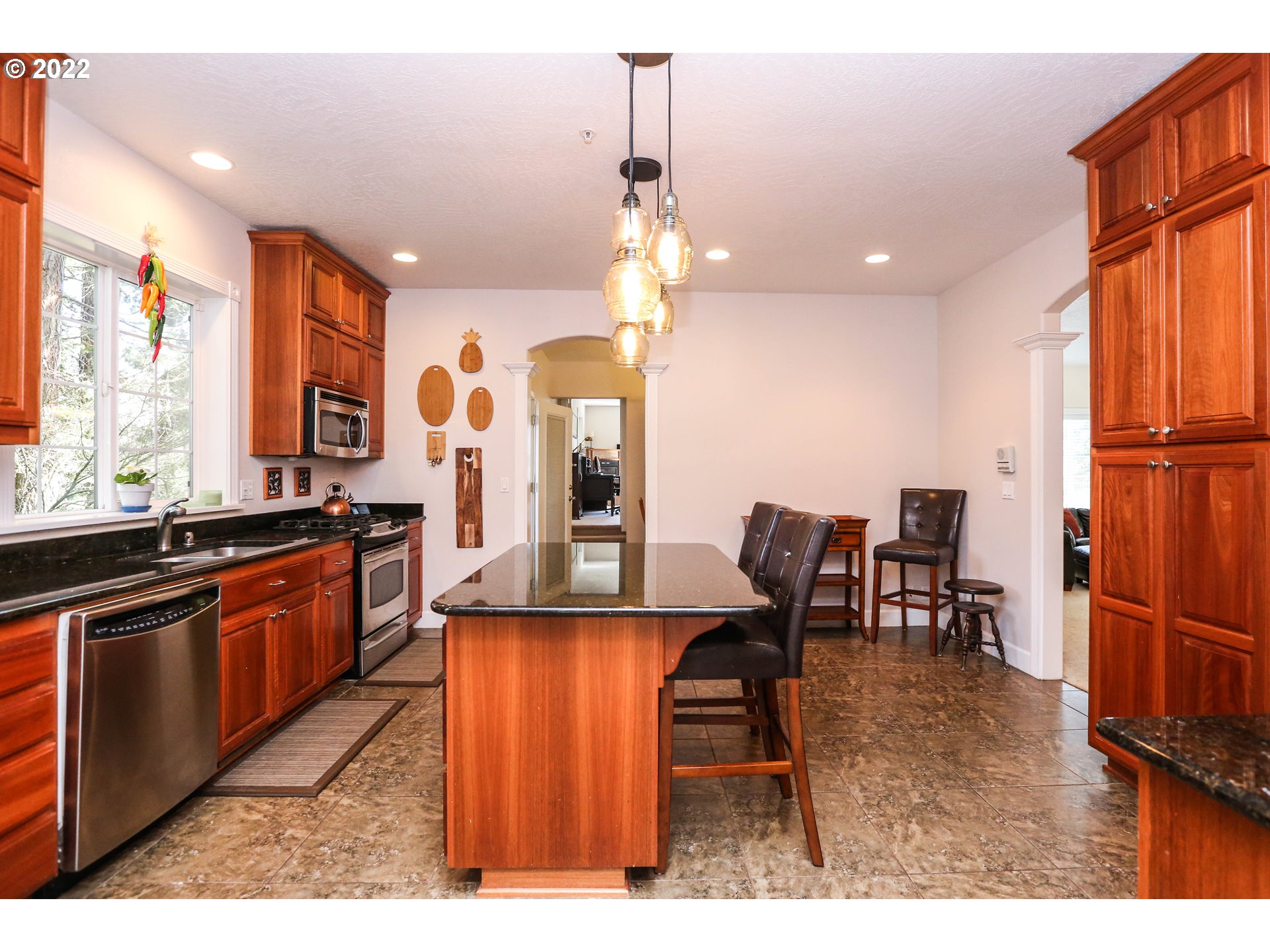 4516 Fox Hollow Road Eugene, OR 97405 - Photo 3 of 32 Gallery Image 3