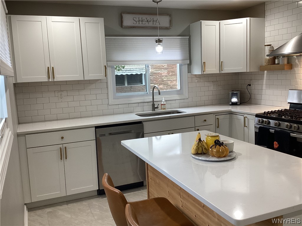 127 Hackett Drive Tonawanda City, NY 14150 - Photo 5 of 17 Kitchen