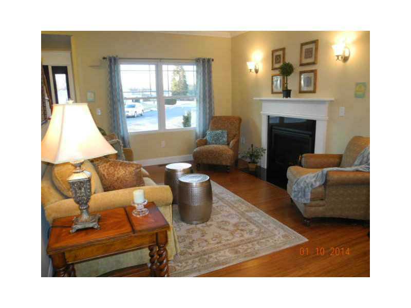 145 Julian Road Warwick, RI 02889 - Photo 8 of 15 Living Room.