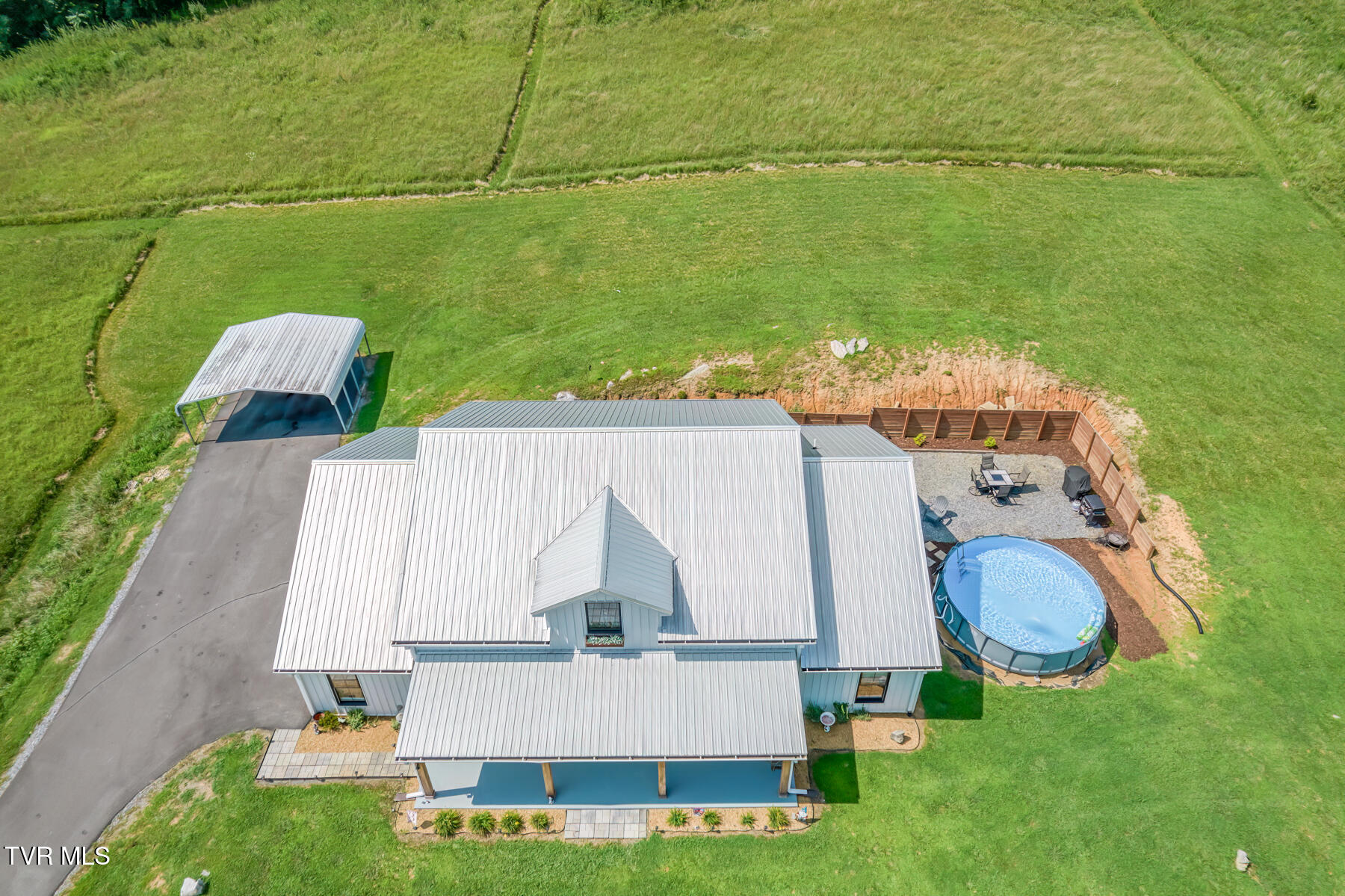250 Adams Road Blountville, TN 37617 - Photo 4 of 77 250 Adams Rd-3