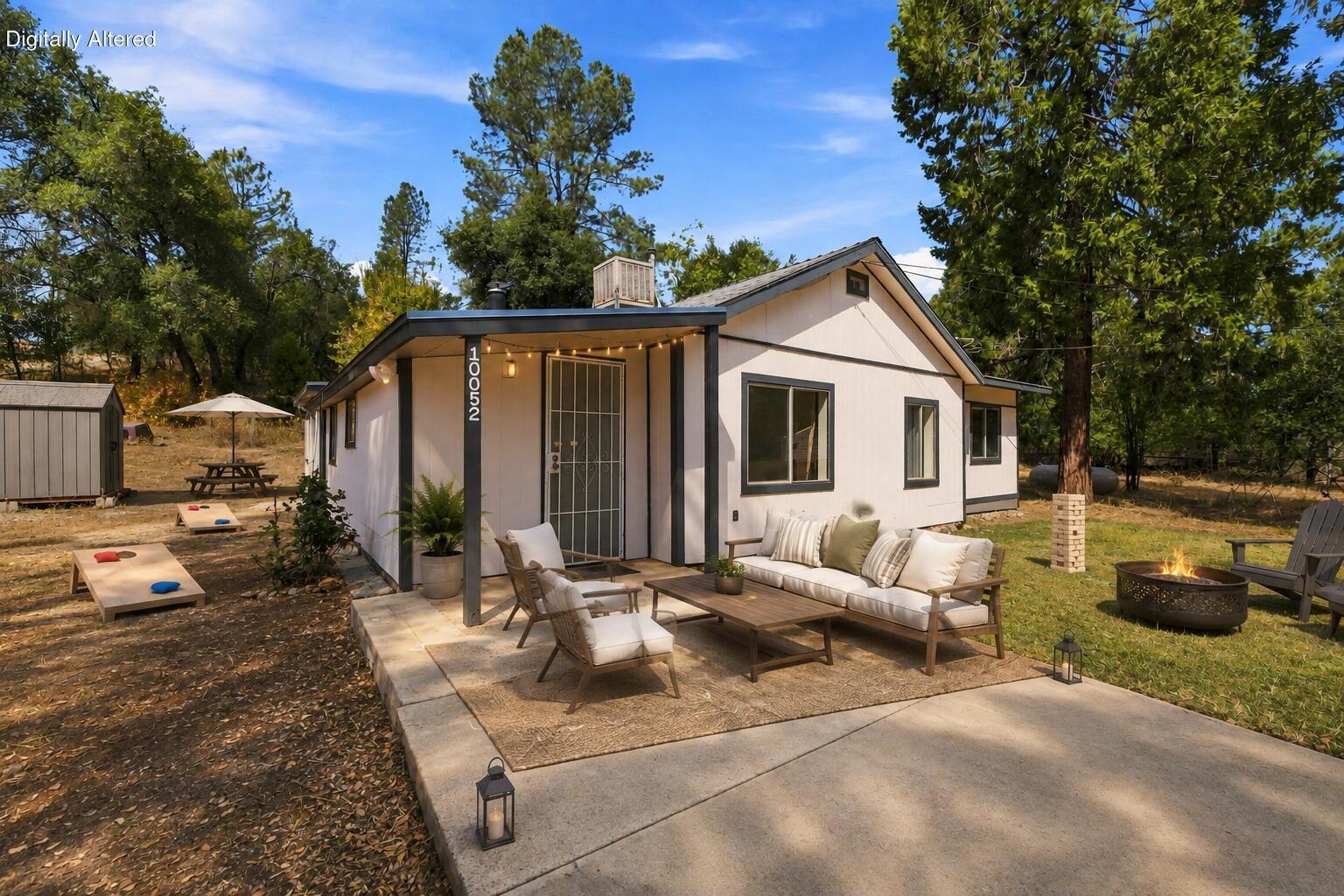 10052 Harley Leighton Road Redding, CA 96003 - Photo 23 of 34 Patio