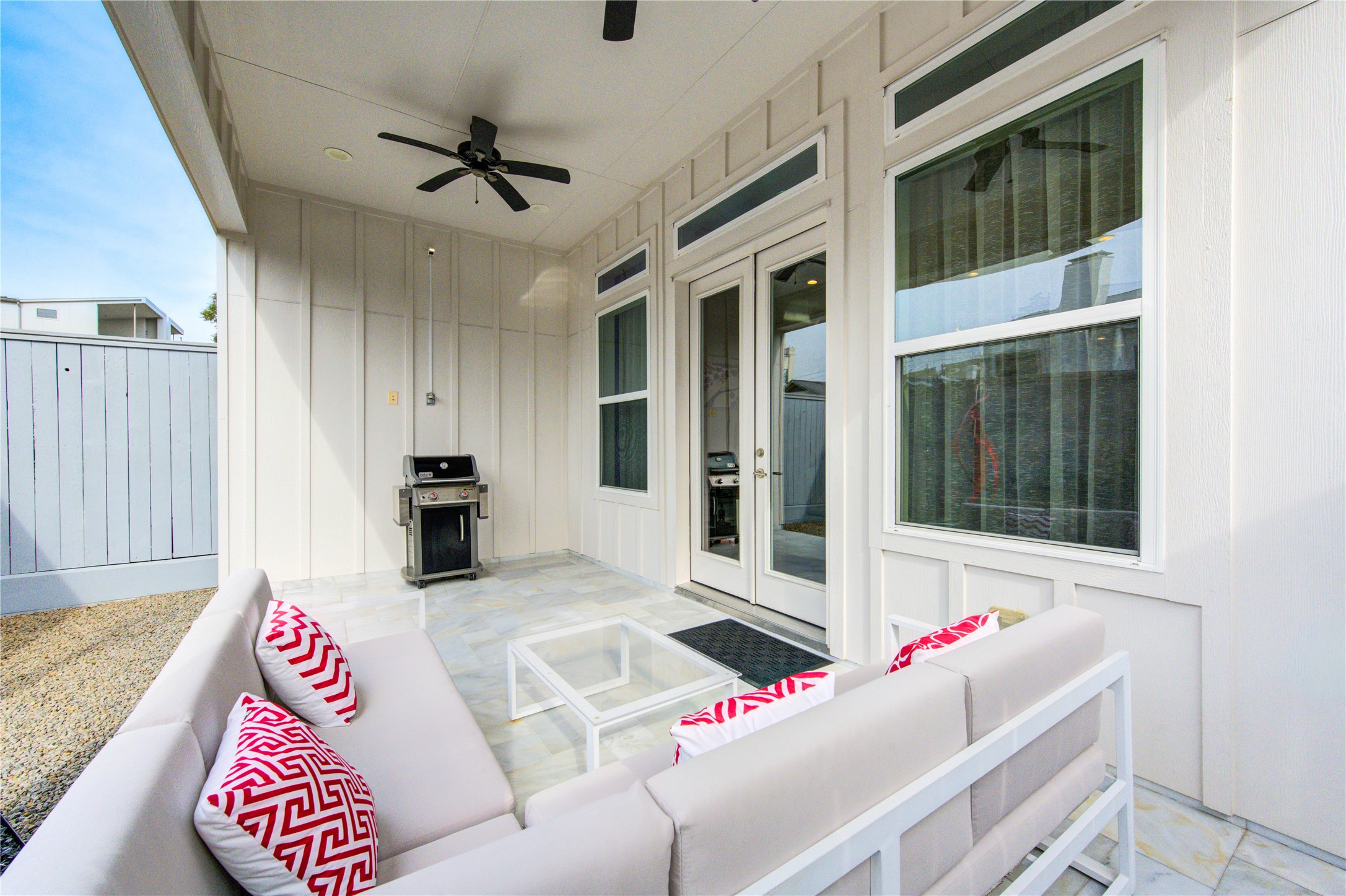 419 Malone Street Houston, TX 77007 - Photo 21 of 47 Private backyard offering a comfortable outdoor space, perfect for relaxing or entertaining