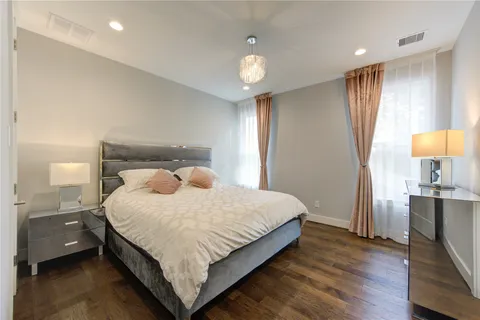 $735,000 | 419 Malone Street, Houston, TX 77007