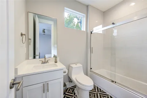 $735,000 | 419 Malone Street, Houston, TX 77007