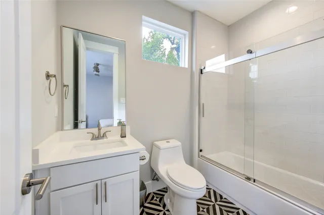 $735,000 | 419 Malone Street, Houston, TX 77007