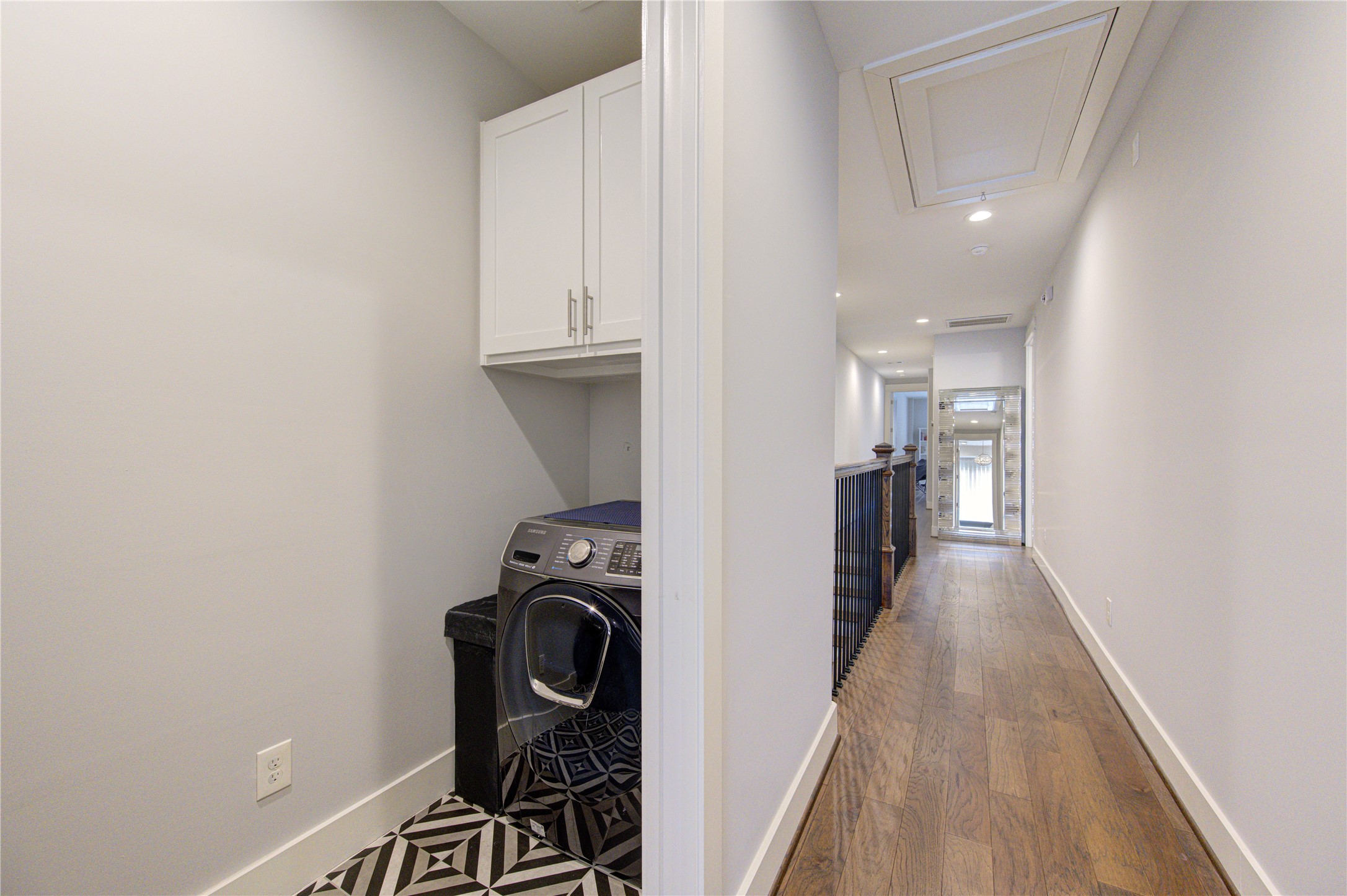 419 Malone Street Houston, TX 77007 - Photo 42 of 47 Second floor utility/laundry space for convenience.