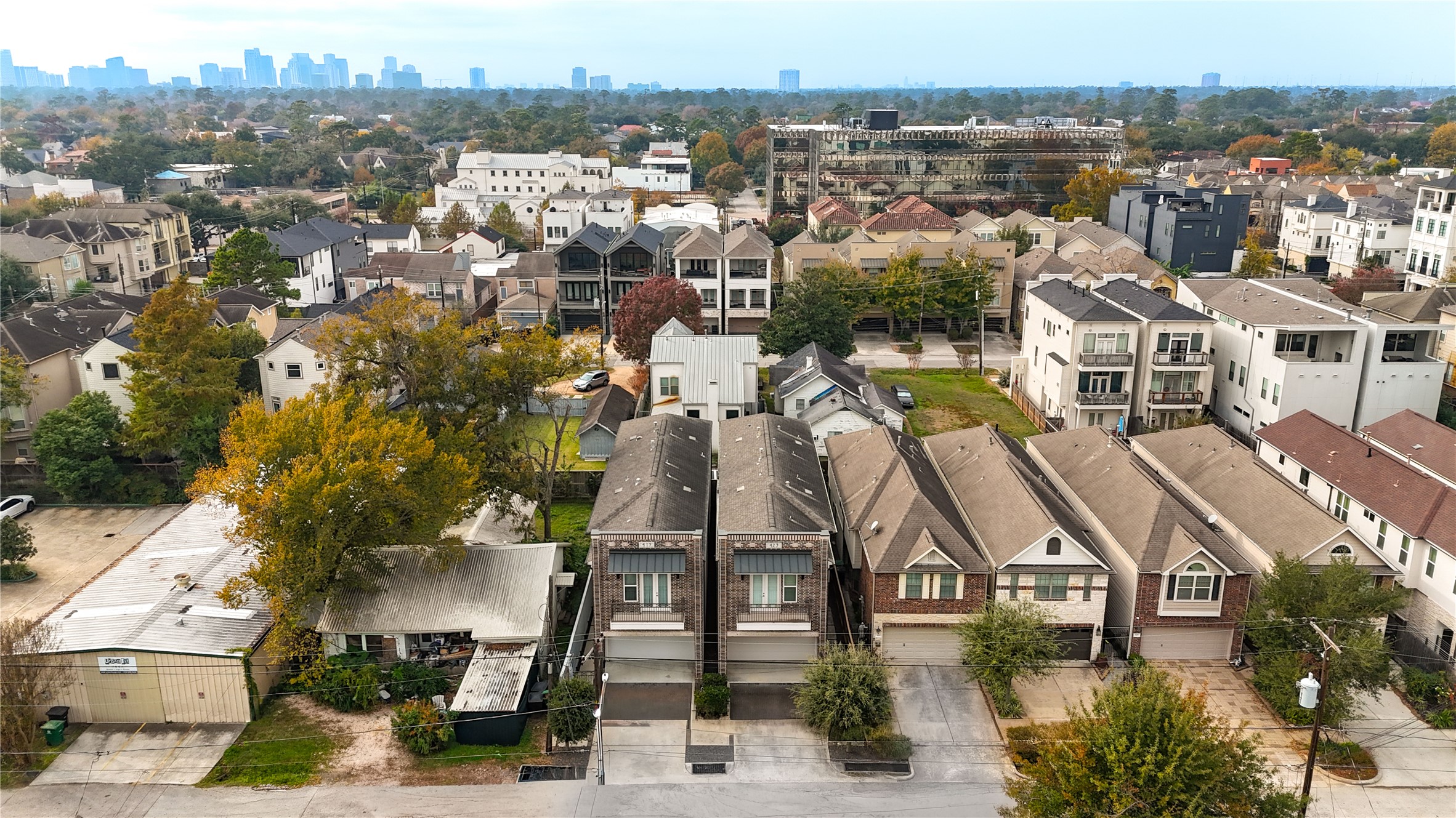 419 Malone Street Houston, TX 77007 - Photo 45 of 47 Set just moments from Memorial Park, this centrally located residence delivers upscale living with convenient access to scenic trails, premier dining, and Downtown Houston
