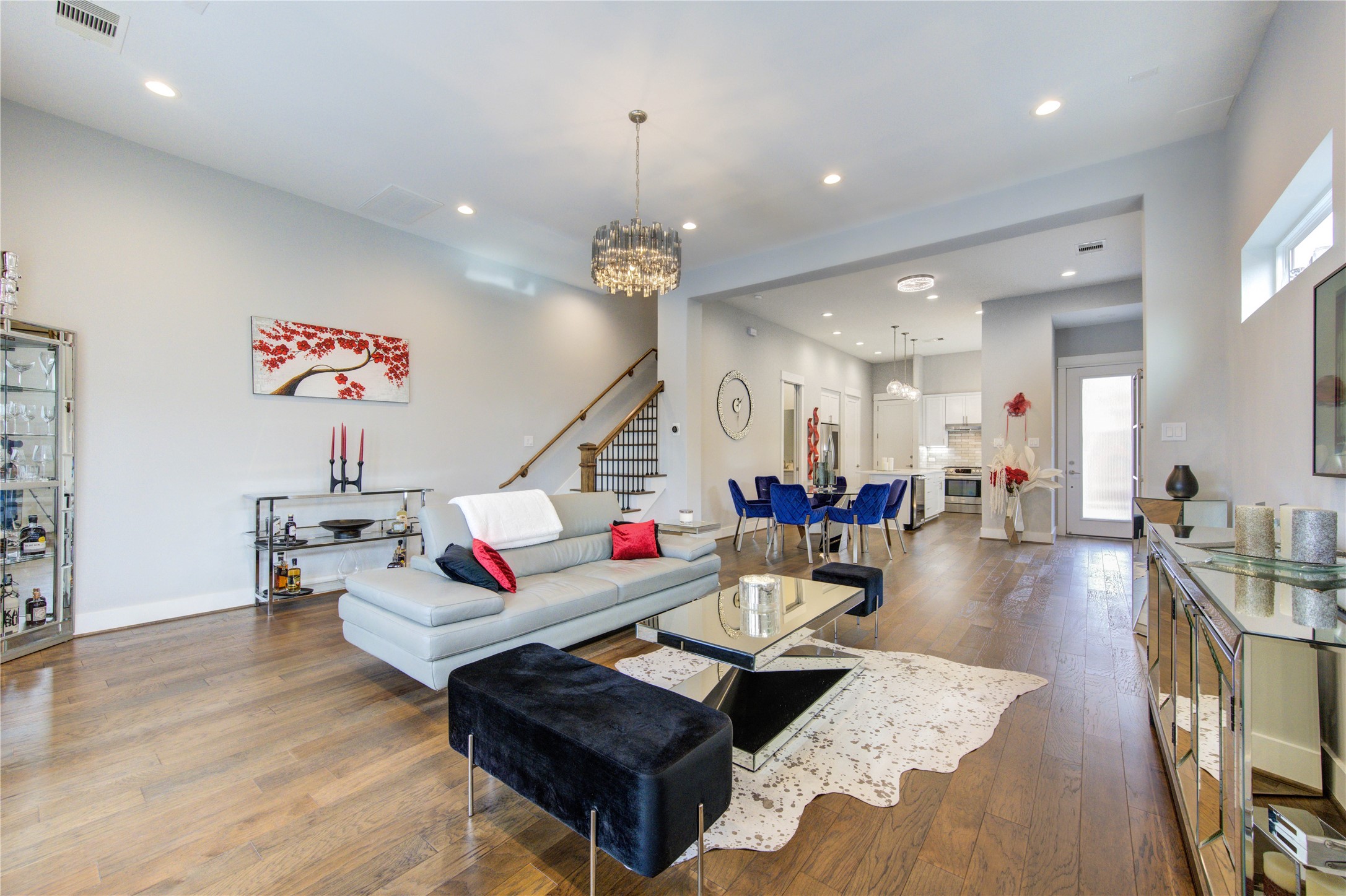419 Malone Street Houston, TX 77007 - Photo 7 of 47 Generously sized living room offering an open and inviting atmosphere