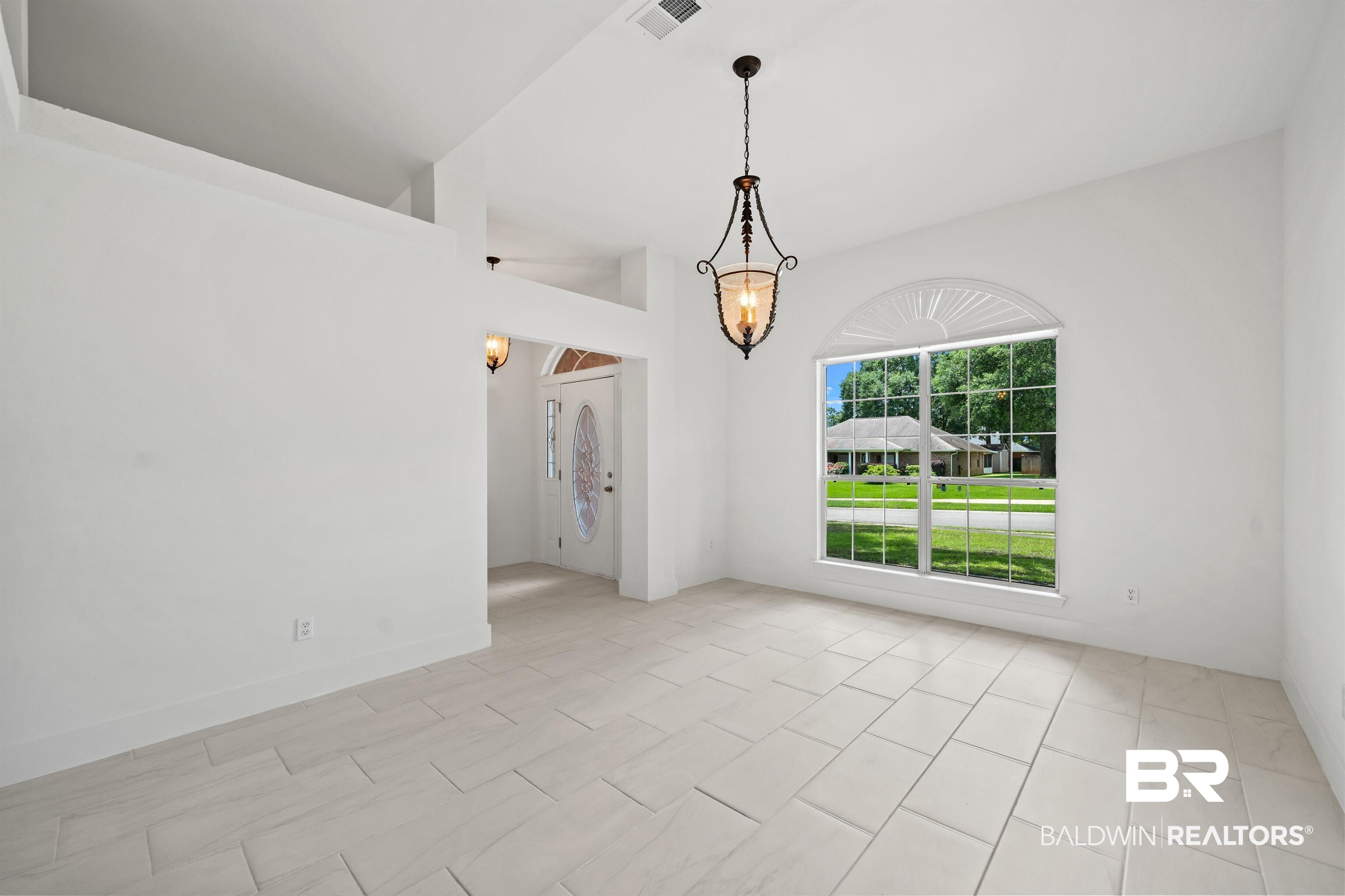 16362 Hamlet Lane Foley, AL 36535 - Photo 12 of 46 Dining area