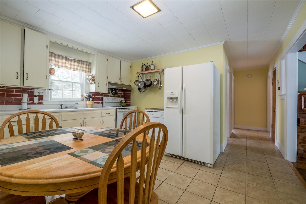 97 Chestnut Hill Road Rochester, NH 03867 - Photo 3 of 23