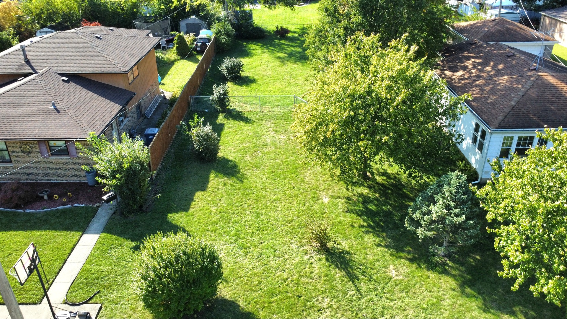 14328 Lawndale Avenue Midlothian, IL 60445 - Photo 1 of 6