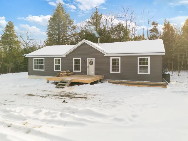 $398,500 | 61 Kincaid Lane, Smithfield, ME 04978