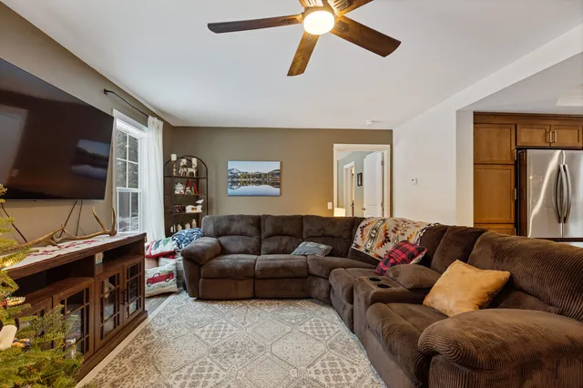 $398,500 | 61 Kincaid Lane, Smithfield, ME 04978