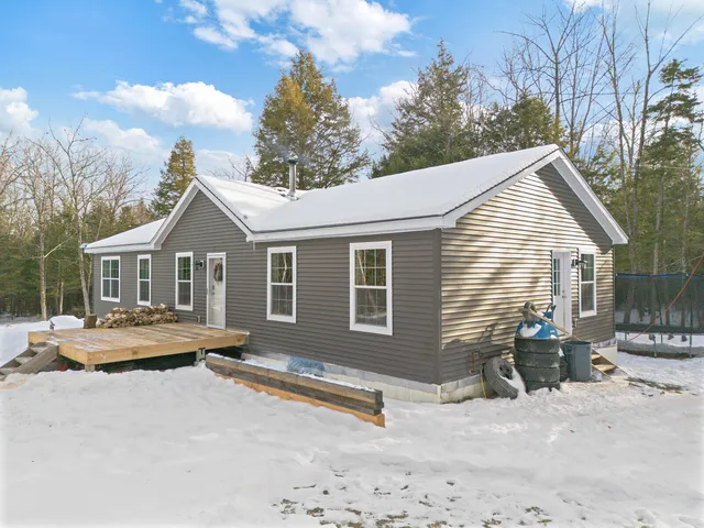 $398,500 | 61 Kincaid Lane, Smithfield, ME 04978