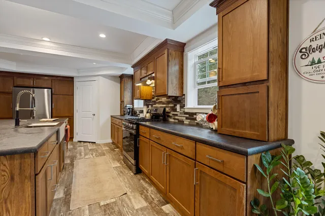 $398,500 | 61 Kincaid Lane, Smithfield, ME 04978