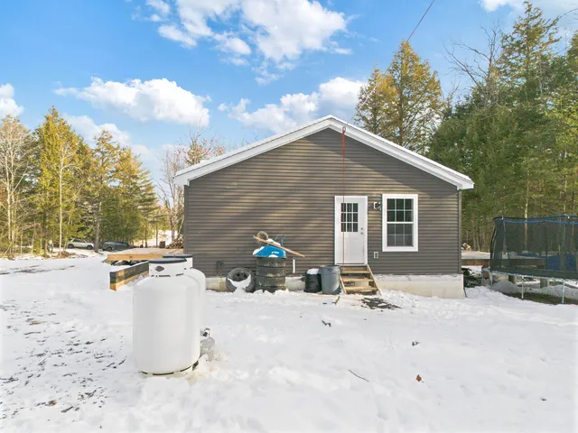 $398,500 | 61 Kincaid Lane, Smithfield, ME 04978