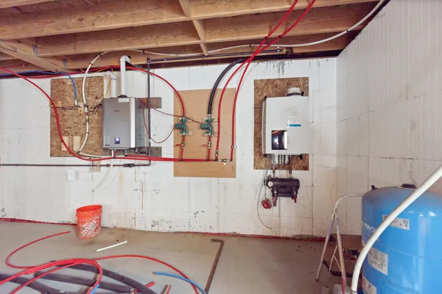 $398,500 | 61 Kincaid Lane, Smithfield, ME 04978