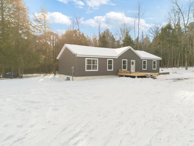 $398,500 | 61 Kincaid Lane, Smithfield, ME 04978
