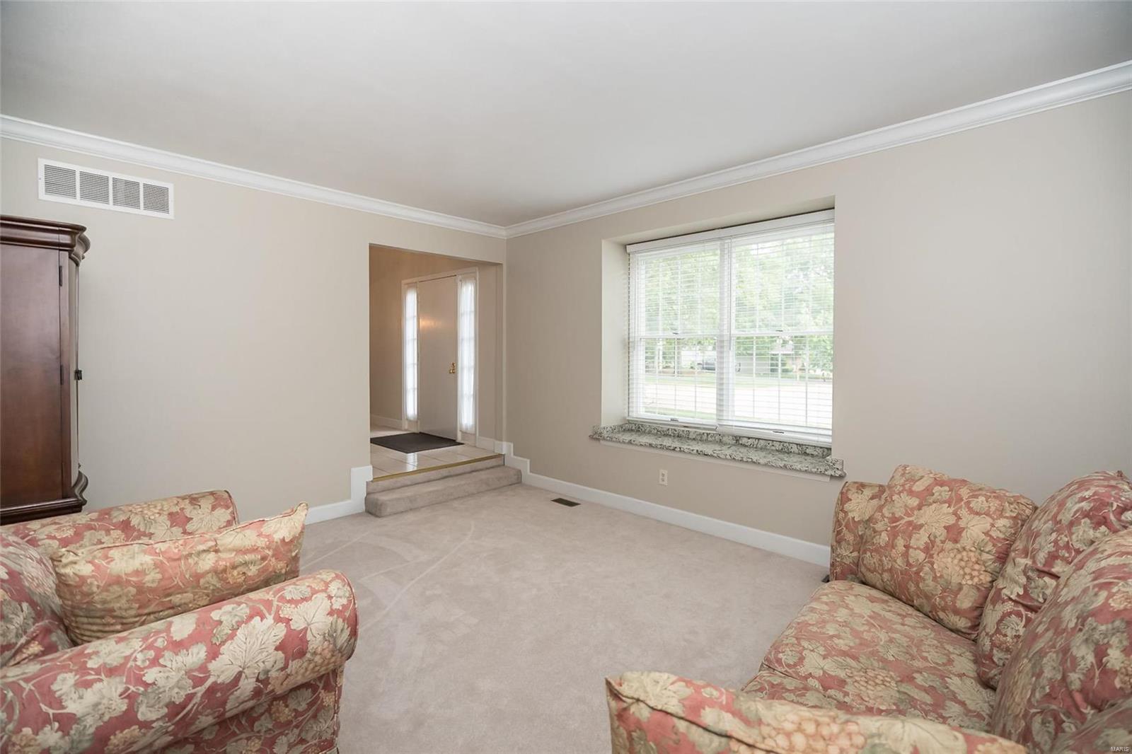 14710 Mill Spring Drive Chesterfield, MO 63017 - Photo 7 of 36