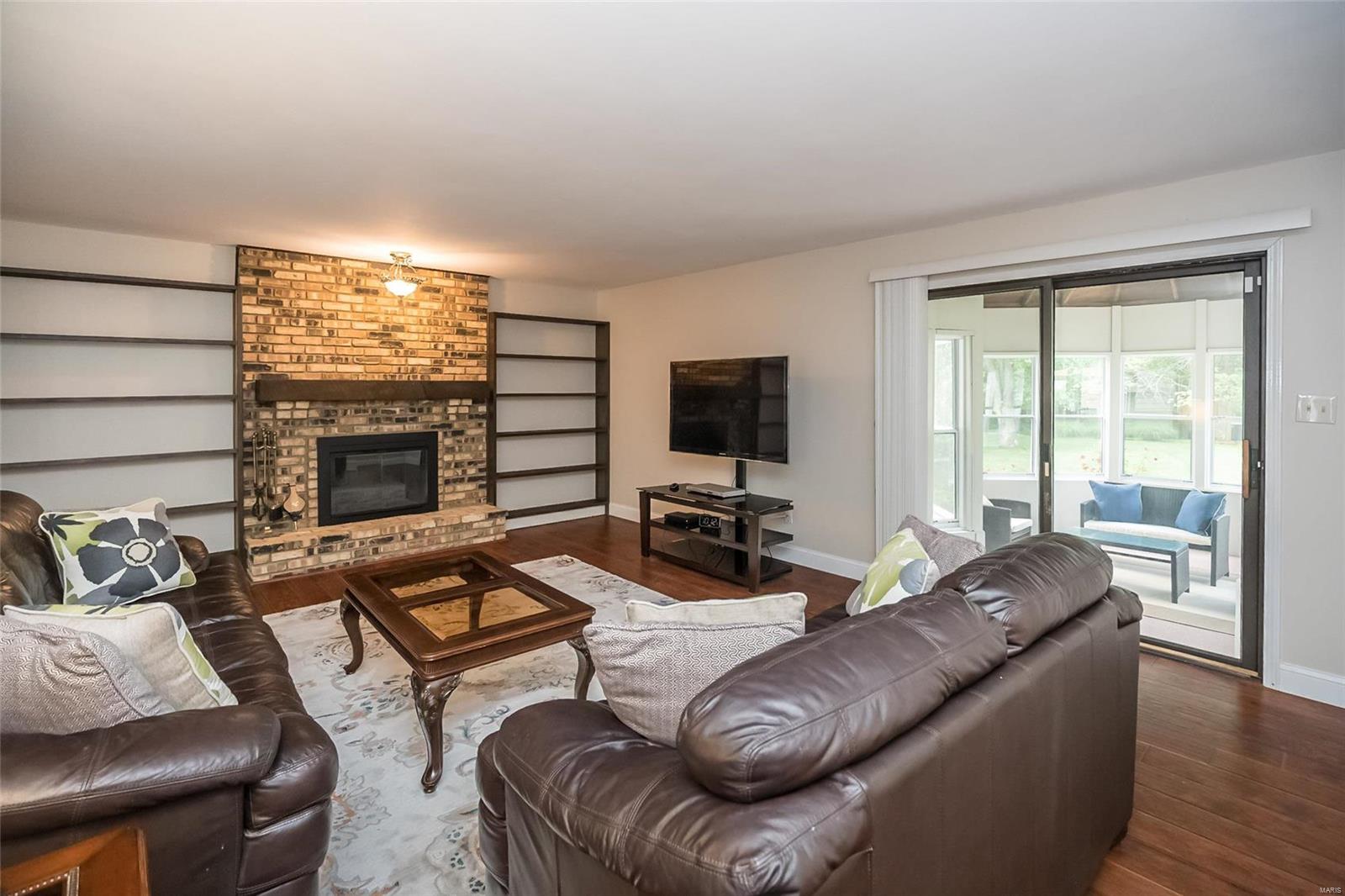 14710 Mill Spring Drive Chesterfield, MO 63017 - Photo 8 of 36