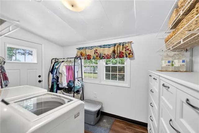 a view of utility room