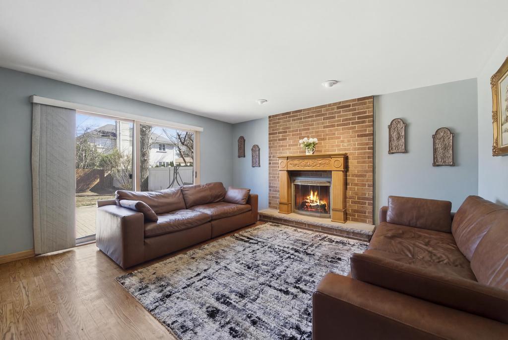 313 North Dee Road Park Ridge, IL 60068 - Photo 3 of 21