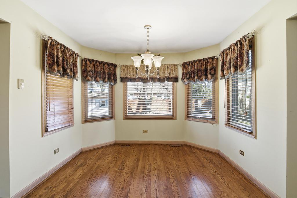 313 North Dee Road Park Ridge, IL 60068 - Photo 5 of 21