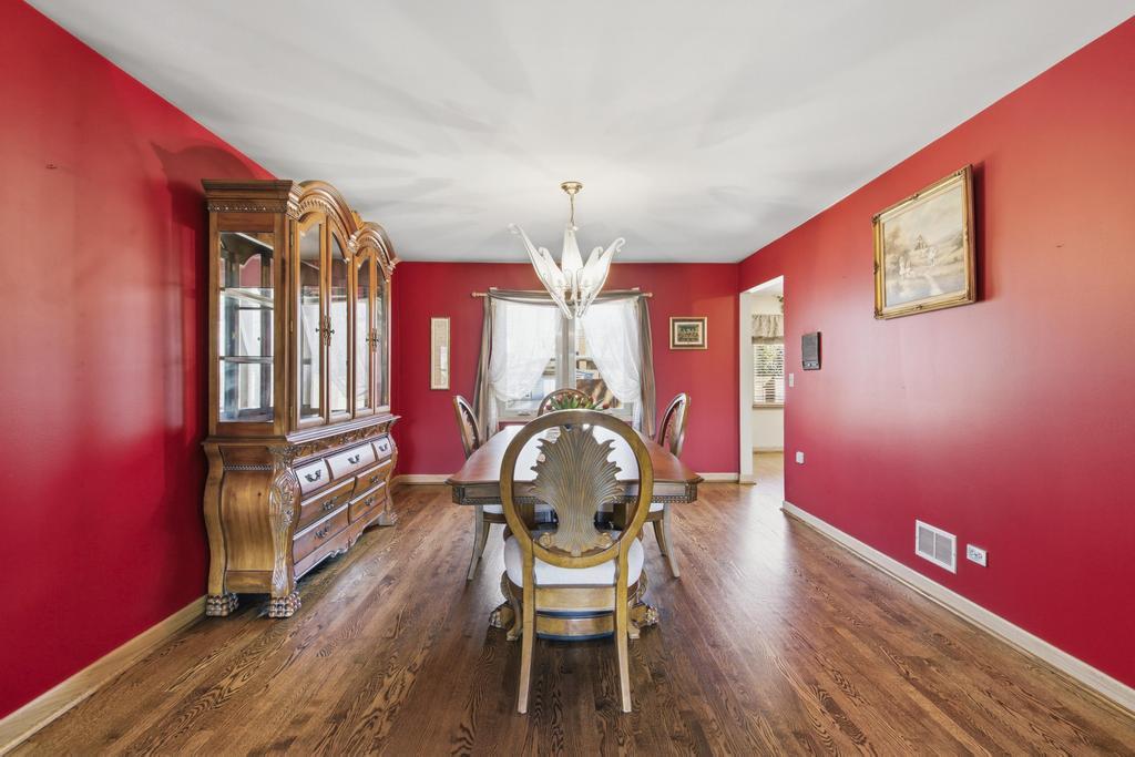 313 North Dee Road Park Ridge, IL 60068 - Photo 8 of 21