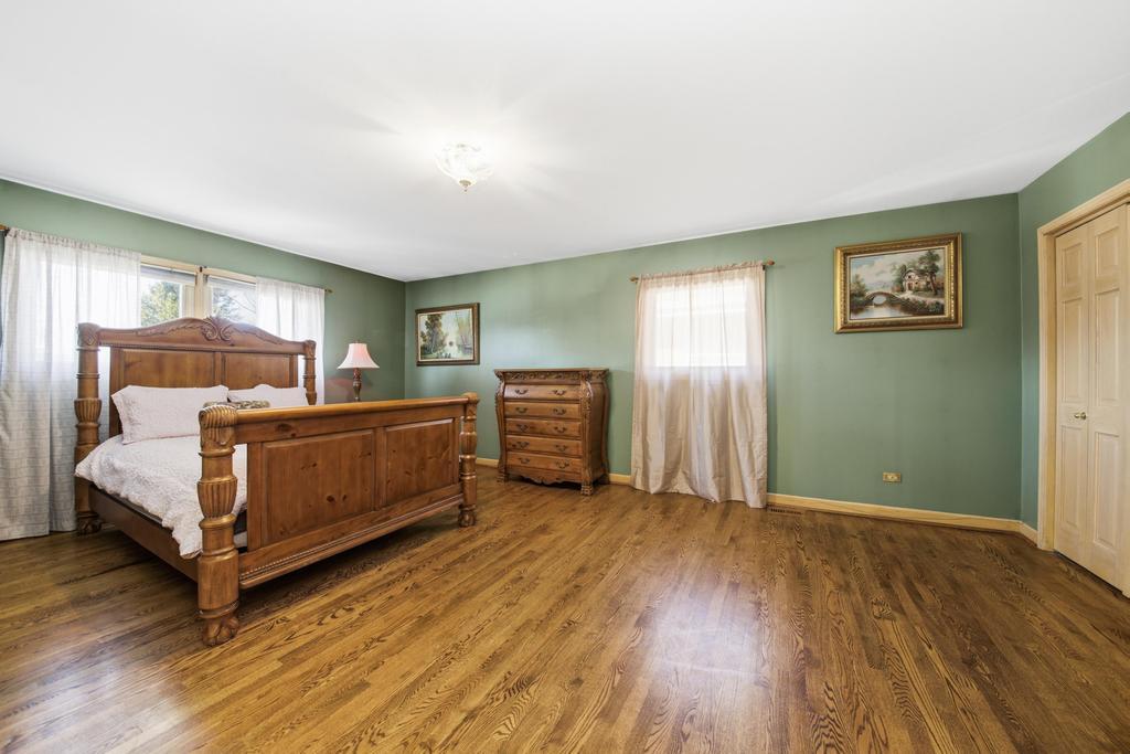 313 North Dee Road Park Ridge, IL 60068 - Photo 10 of 21