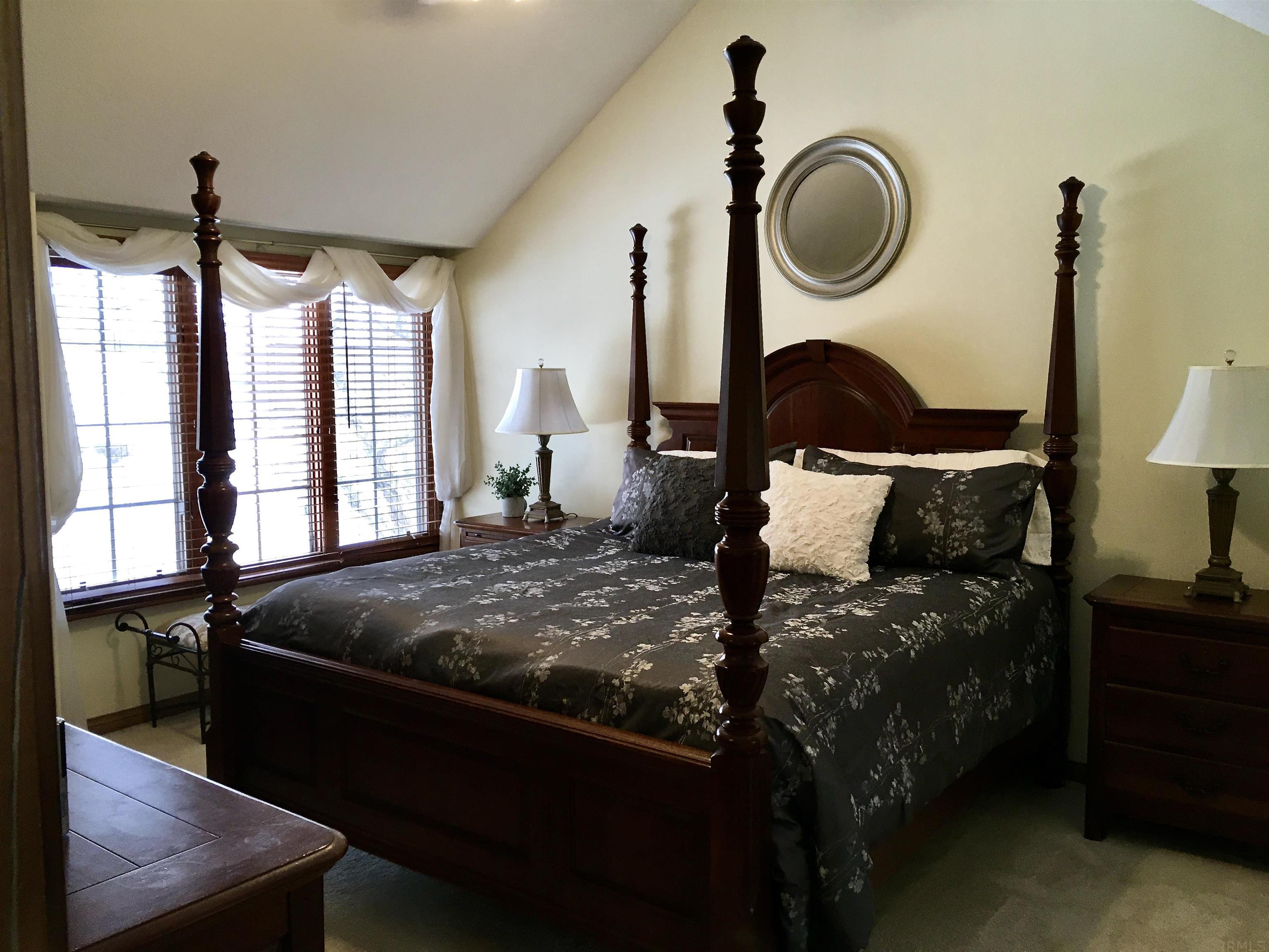 2115 Point Wood Road Fort Wayne, IN 46818 - Photo 19 of 36